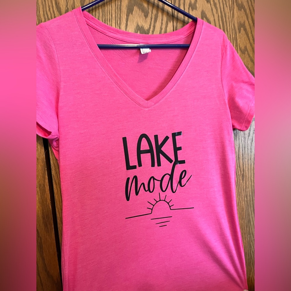 Handmade “The District”  Pink V-Neck Graphic Tee- Lake Mode Design
Size medium